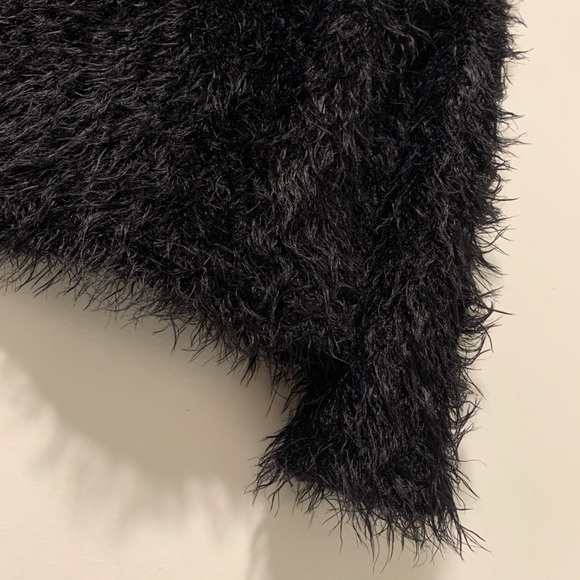 Furry / Fuzzy long sleeve knit top - Picture 5 of 9